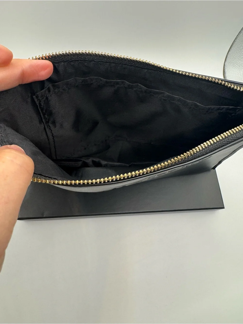 New Dolce & Gabbana Beauty Black and Gold Zip Cosmetic Pouch Clutch